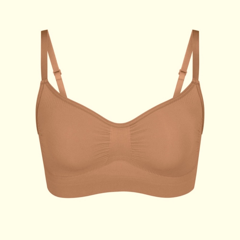 NWOT never worn!! SKIMS seamless sculpt bralette, size L/XL.